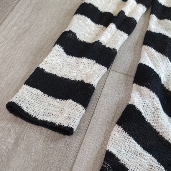 Bobeau Black and Cream Striped Cardigan - Picture 7 of 16